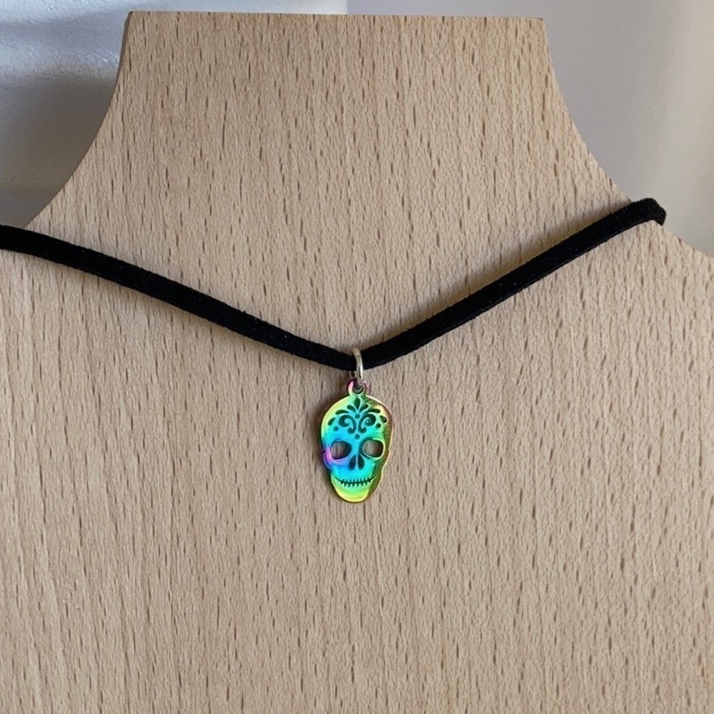Choker Necklace With Skull Reversible Charm - Picture 2 of 7